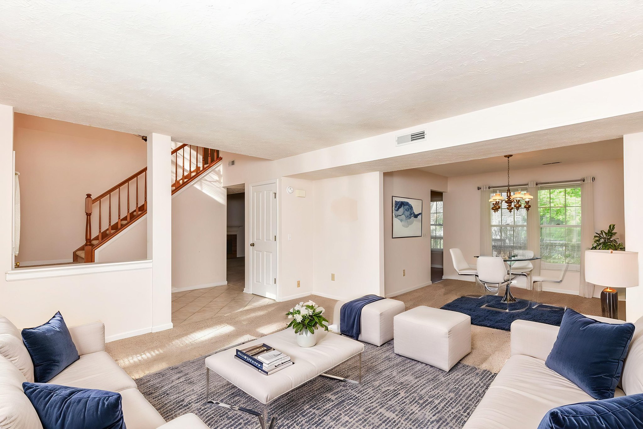 DSC_0299 virtually staged.jpeg