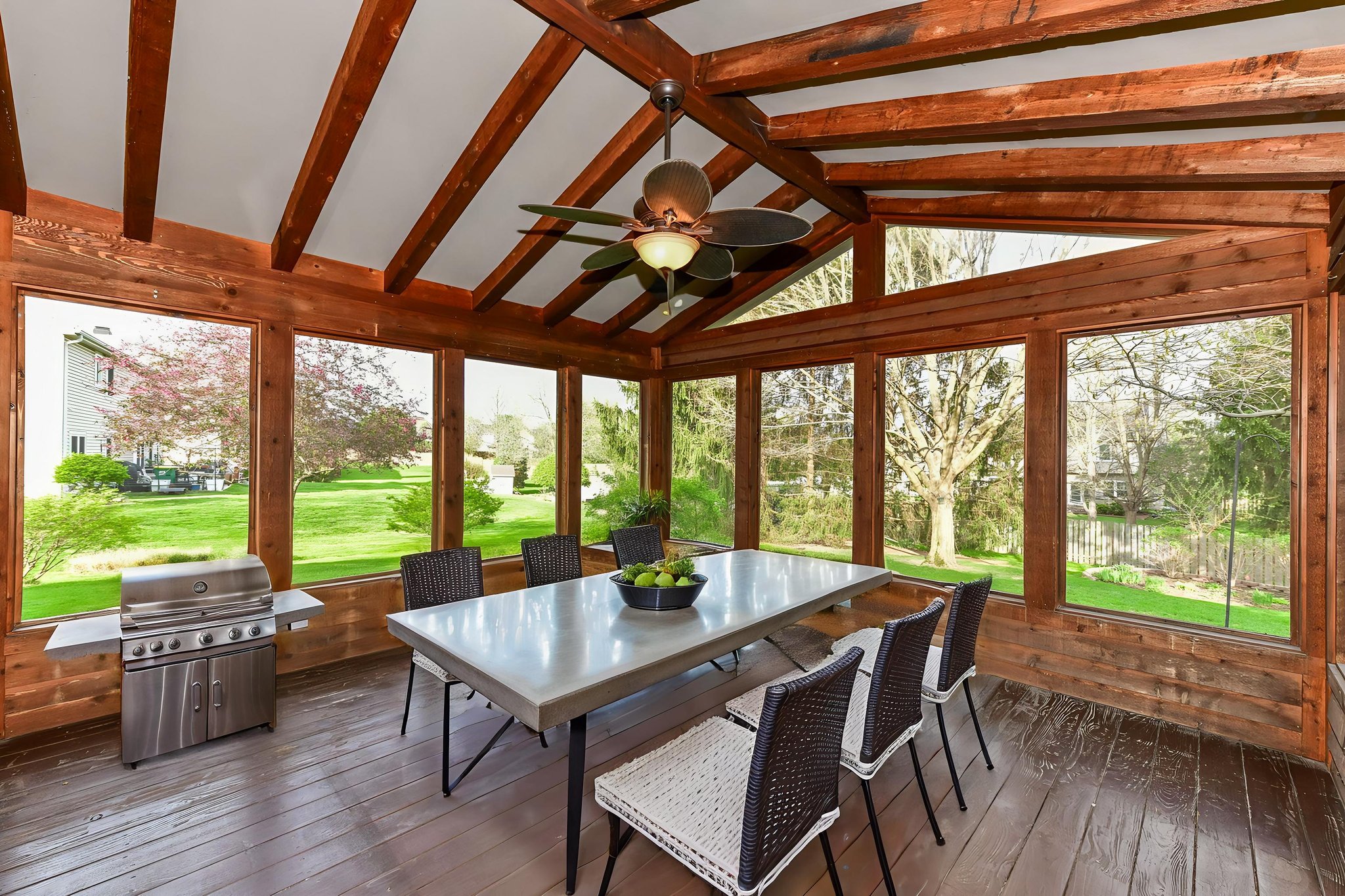 DSC_0335 virtually staged.jpeg