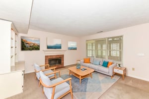 DSC_0309 virtually staged.jpeg