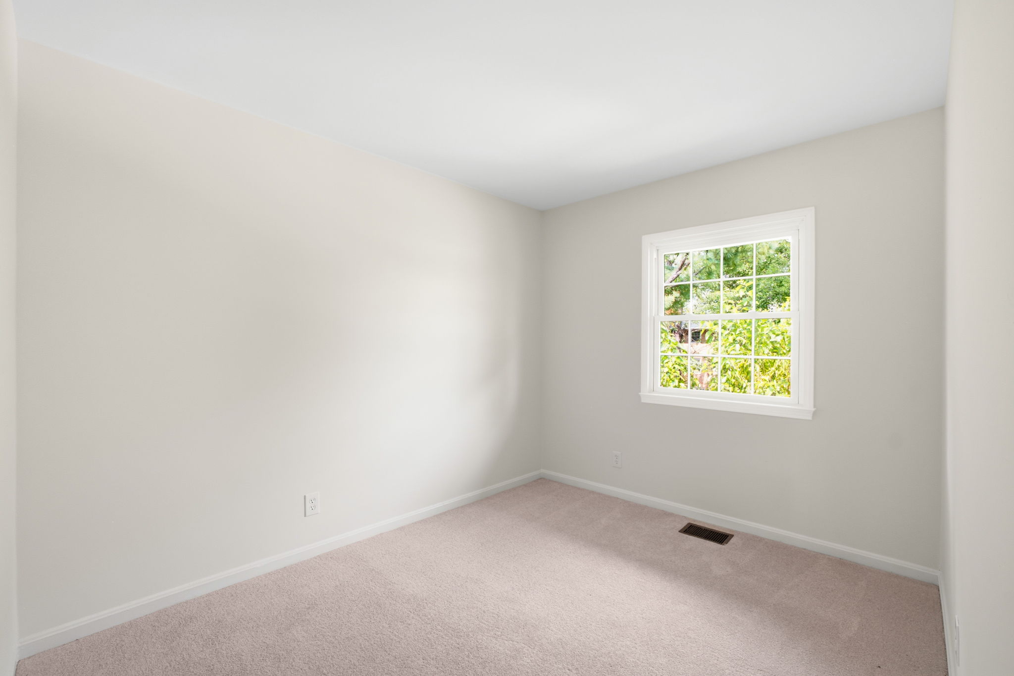 Upper level third bedroom