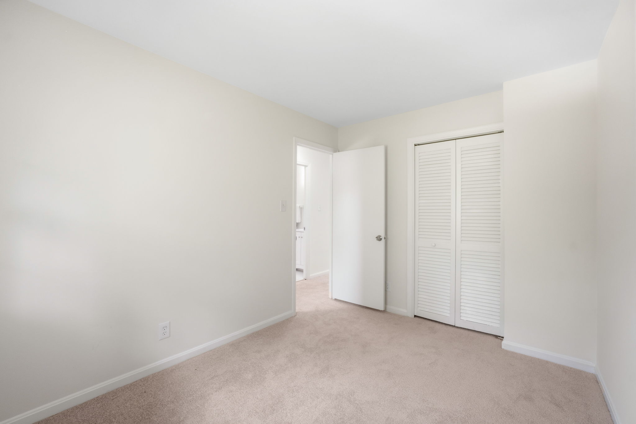 Upper level third bedroom