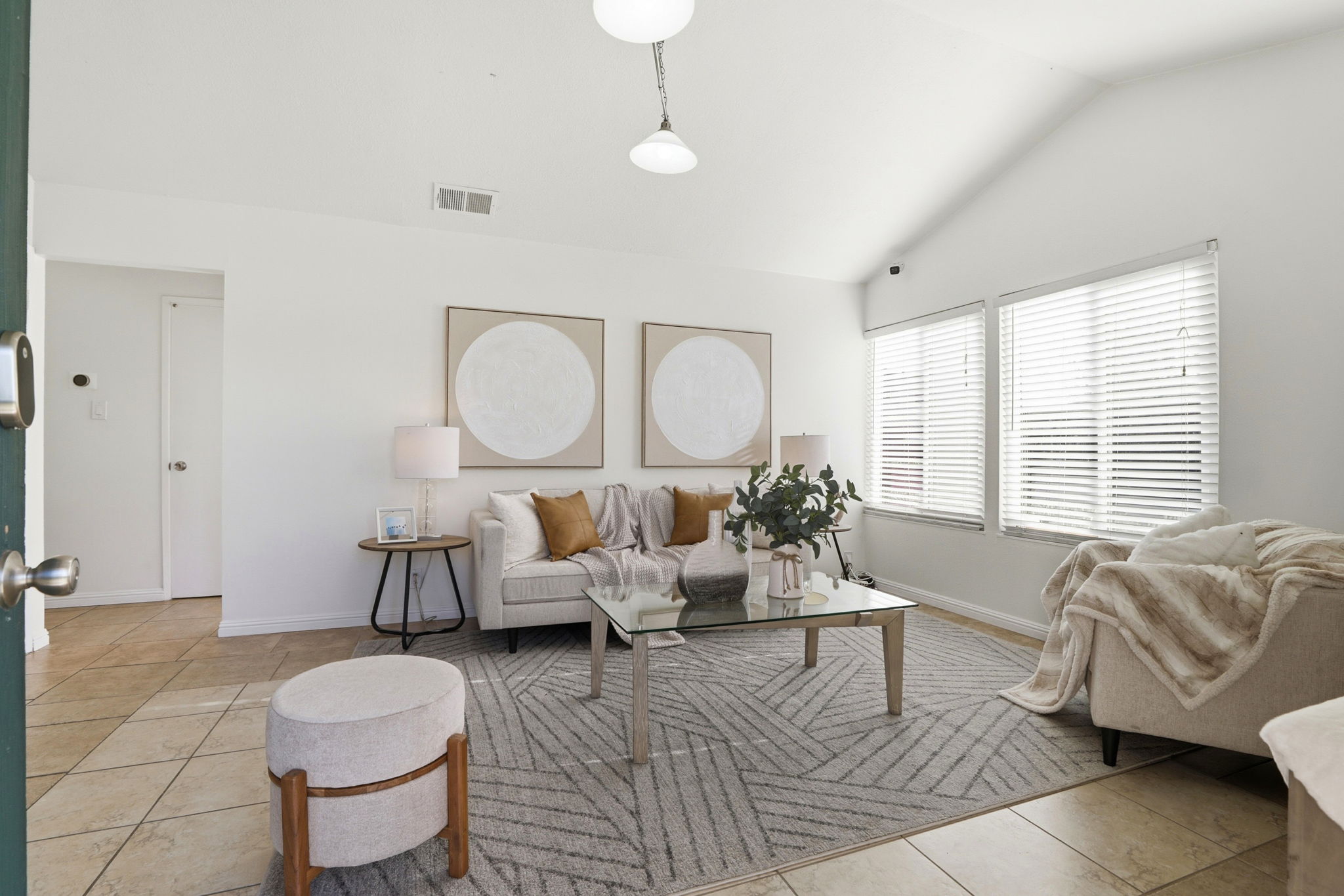 006_f8_1482 La Boheme Way