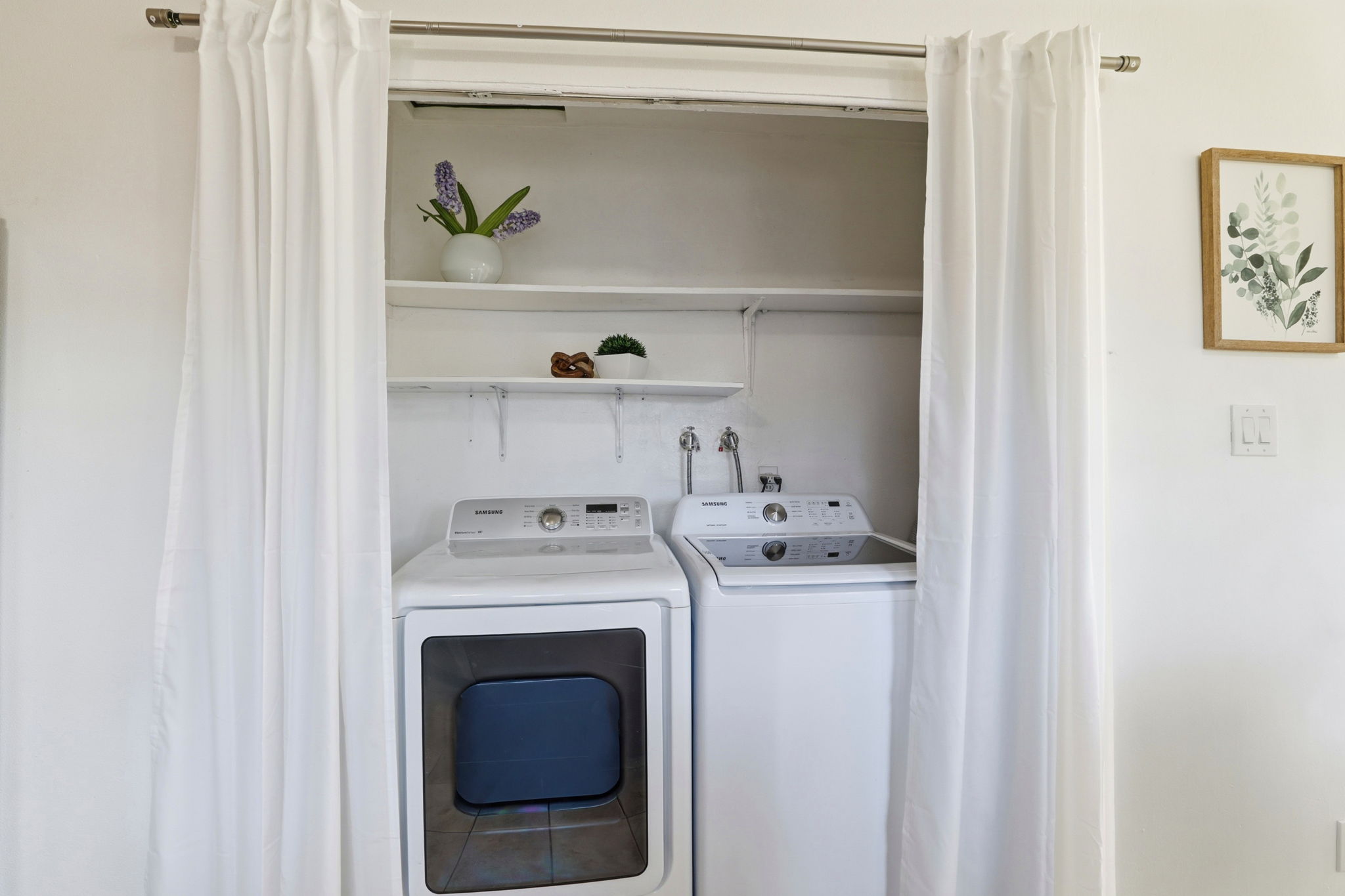 021_f8_1482 La Boheme Way