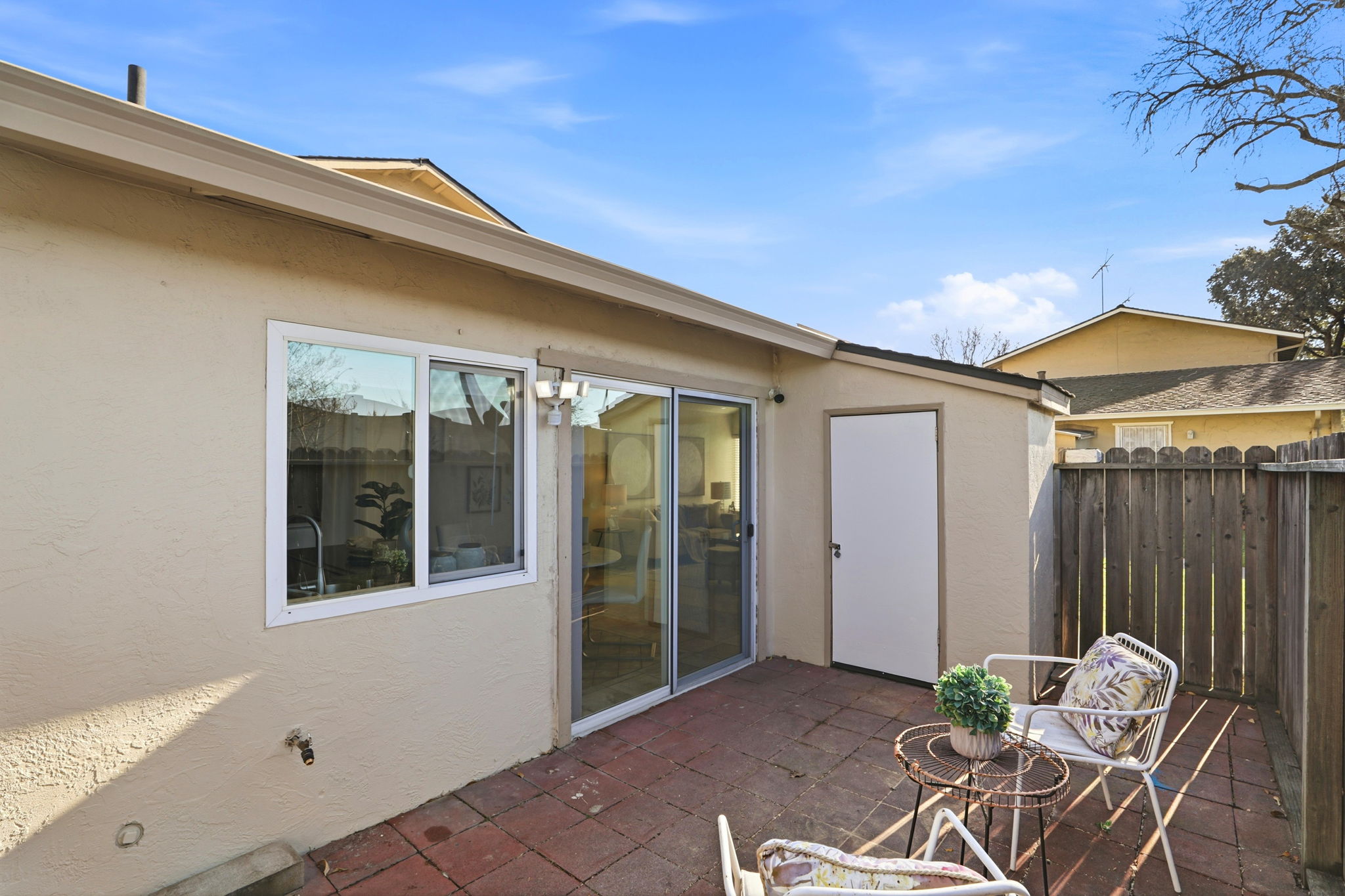 023_f8_1482 La Boheme Way