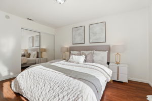 017_f8_1482 La Boheme Way