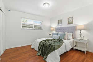 018_f8_1482 La Boheme Way