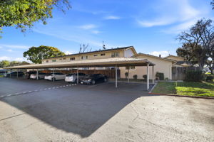 031_f8_1482 La Boheme Way