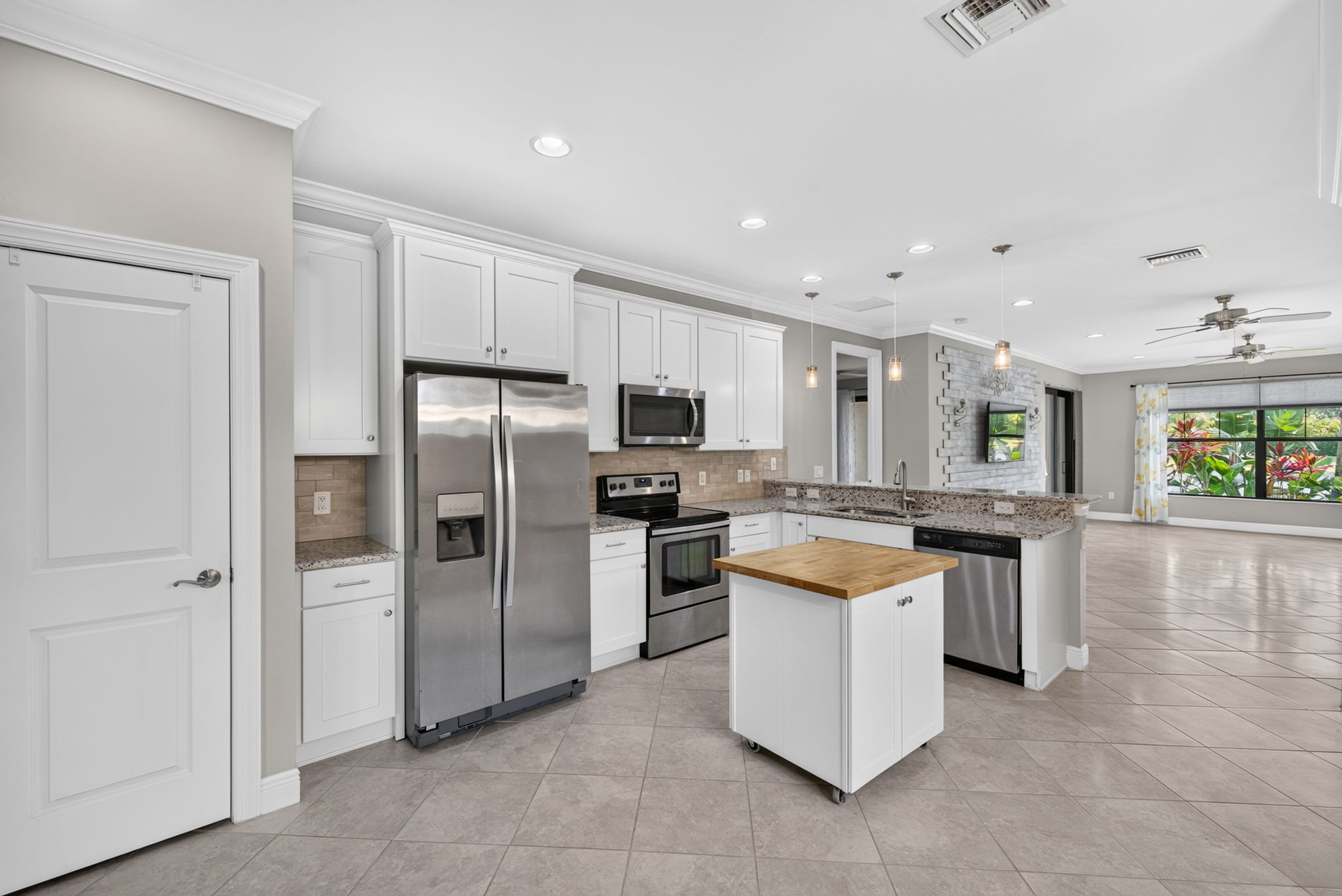 Kitchen 2 of 3