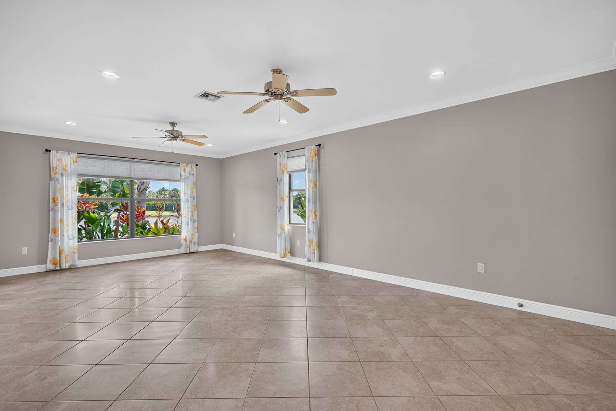 Living Room 1 of 6