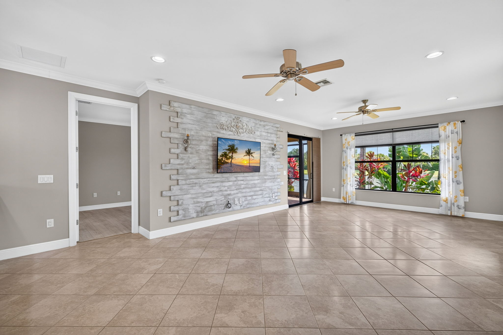 Living Room 2 of 6