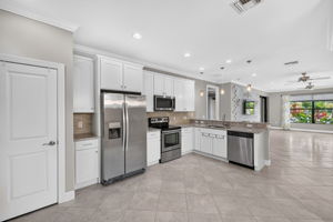 Kitchen 3 of 3