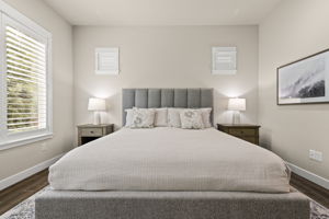 King size accomodations in primary suite