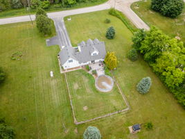  Photo 40