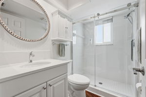 2nd Floor Bath
