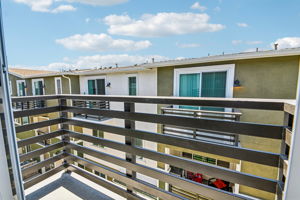 So Cal - Cabrilla at Ponte Vista - 1484 Sandbar Ln Los Angeles CA 90732 - 045