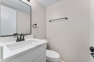  Photo 32