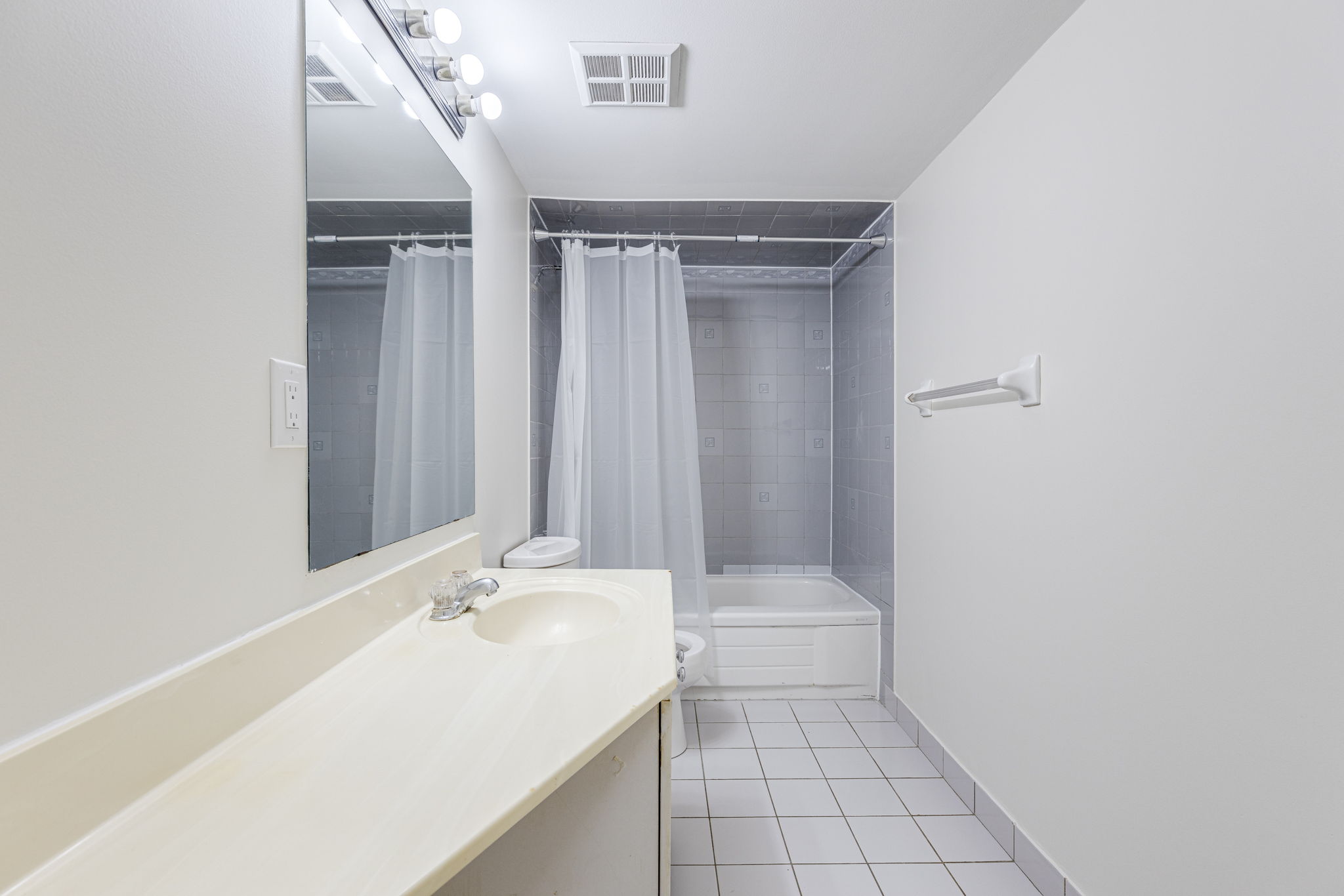 Mississauga property showcase — delivered property photograph 22