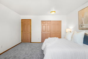 1485 Lawnridge ST SW20