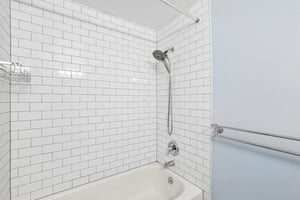 SE 11th St-S1905-029.jpg