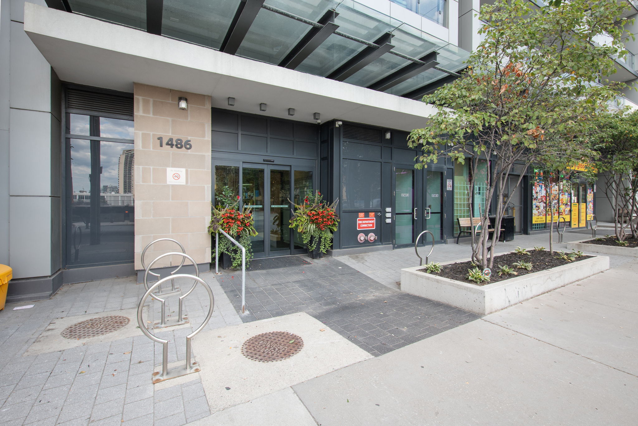 1486 Bathurst St 1204 Toronto, ON M5P 0A5