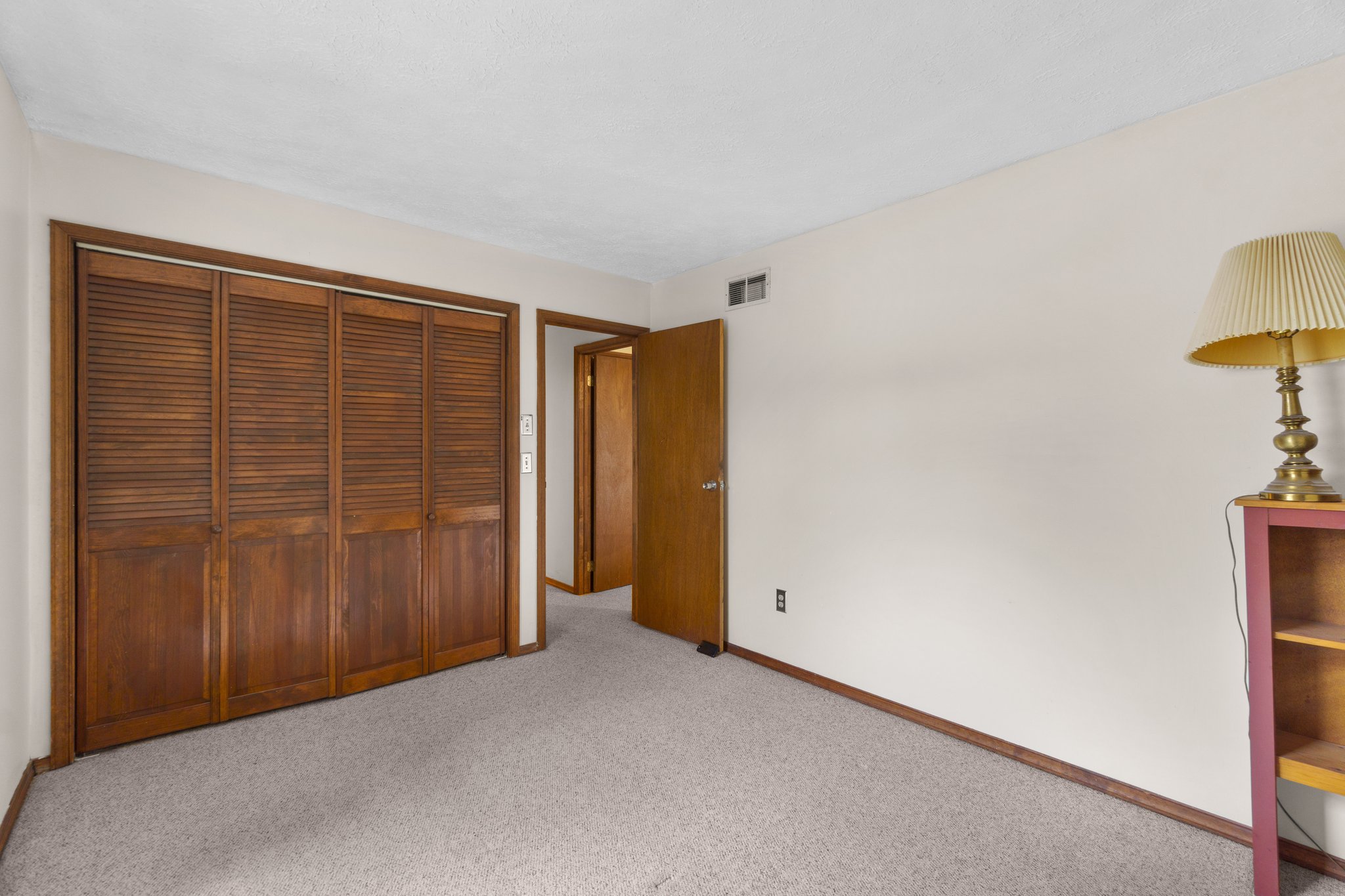 23. Upper bedroom.jpg