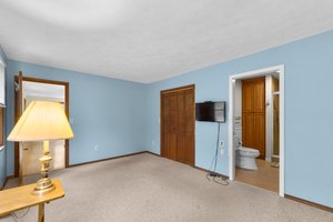 18. Main bedroom.jpg