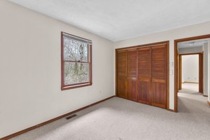 22. Upper bedroom.jpg