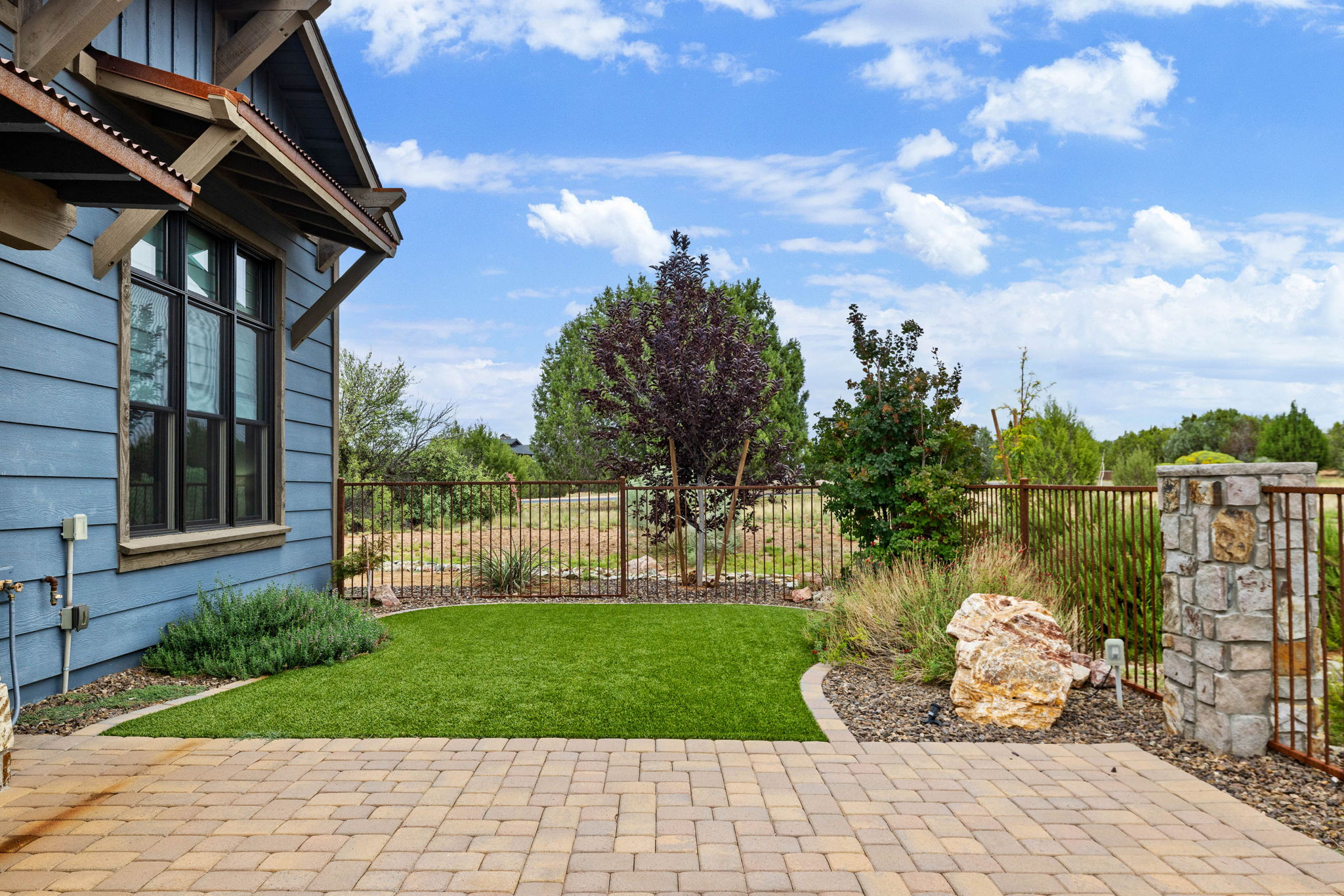 Front Patio to Yard