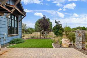 Front Patio to Yard