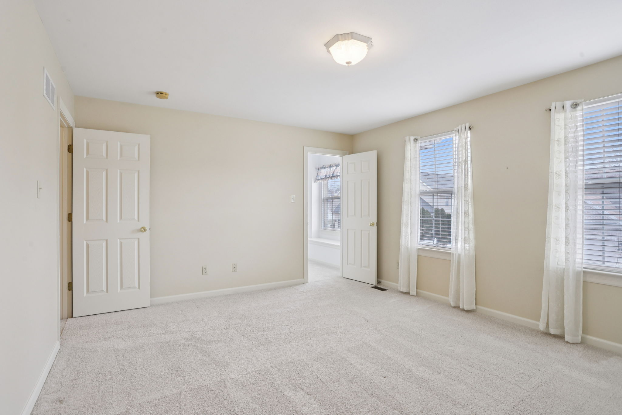 1487 Fenway Dr-029