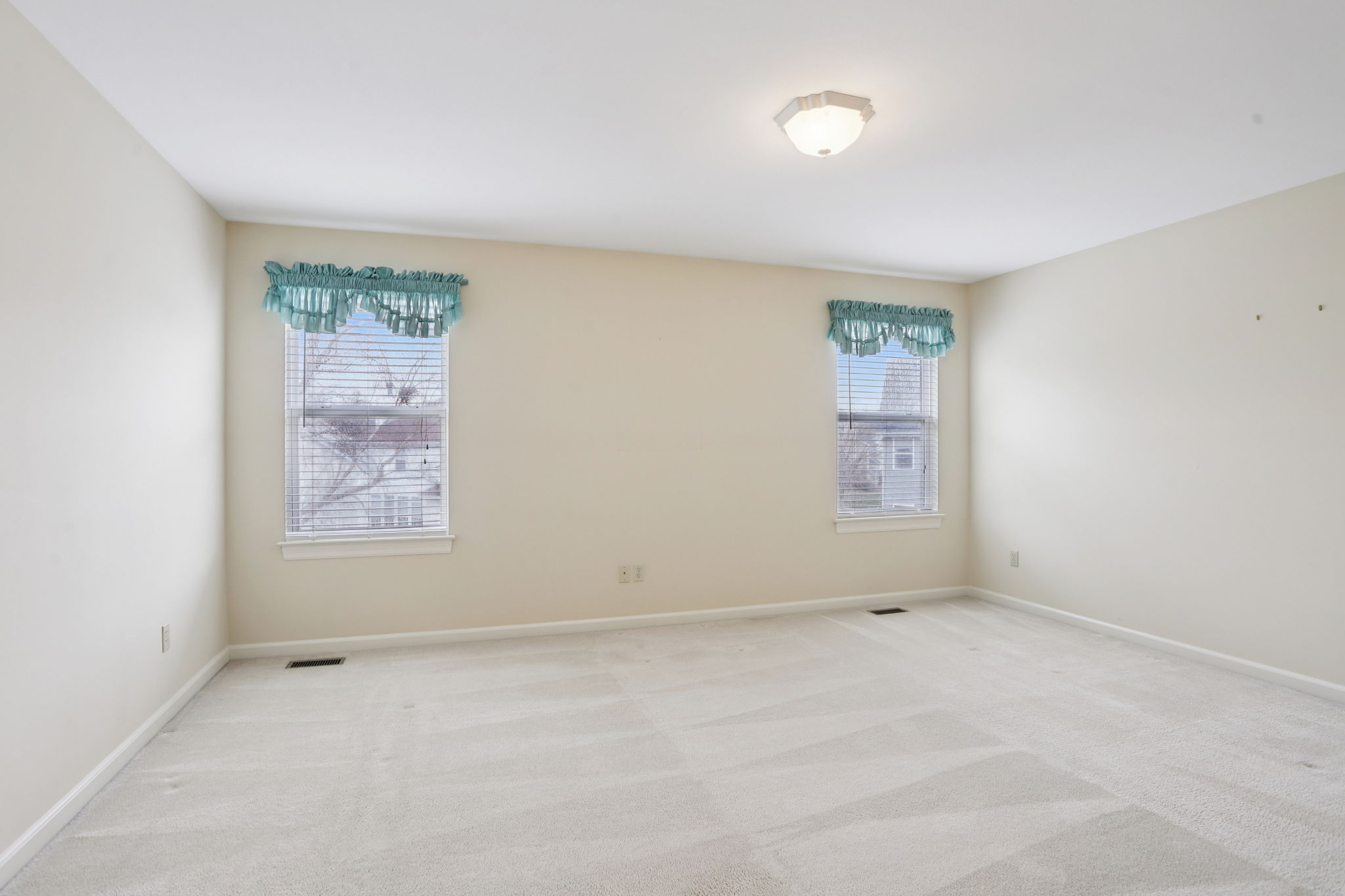 1487 Fenway Dr-032
