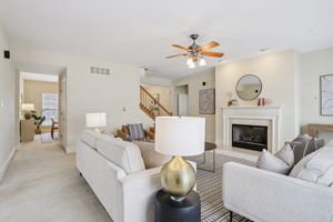 1487 Fenway Dr-007