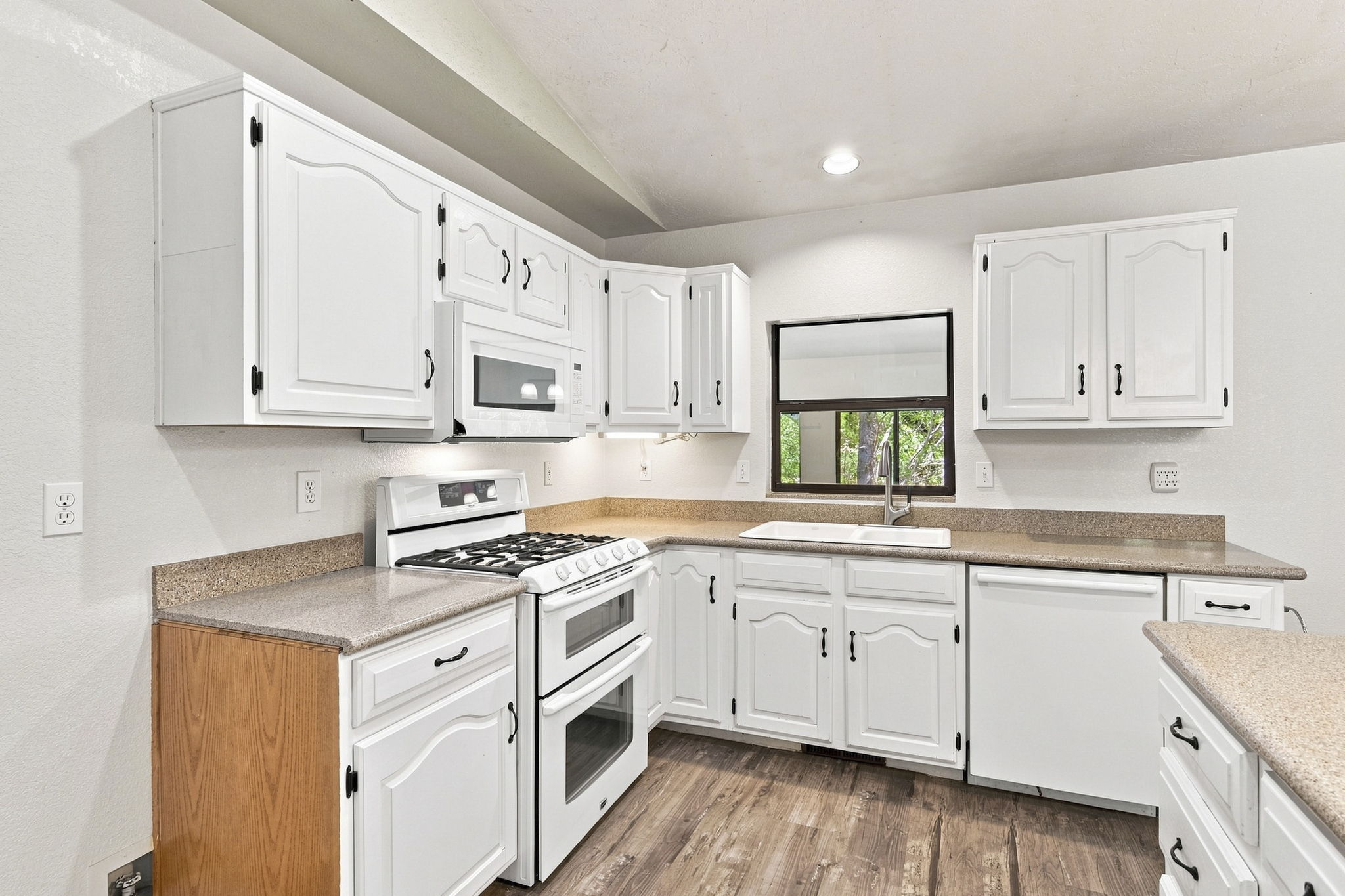 Kitchen 4