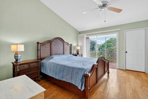 Waterfront Primary - Vaulted Ceilings - Lanai