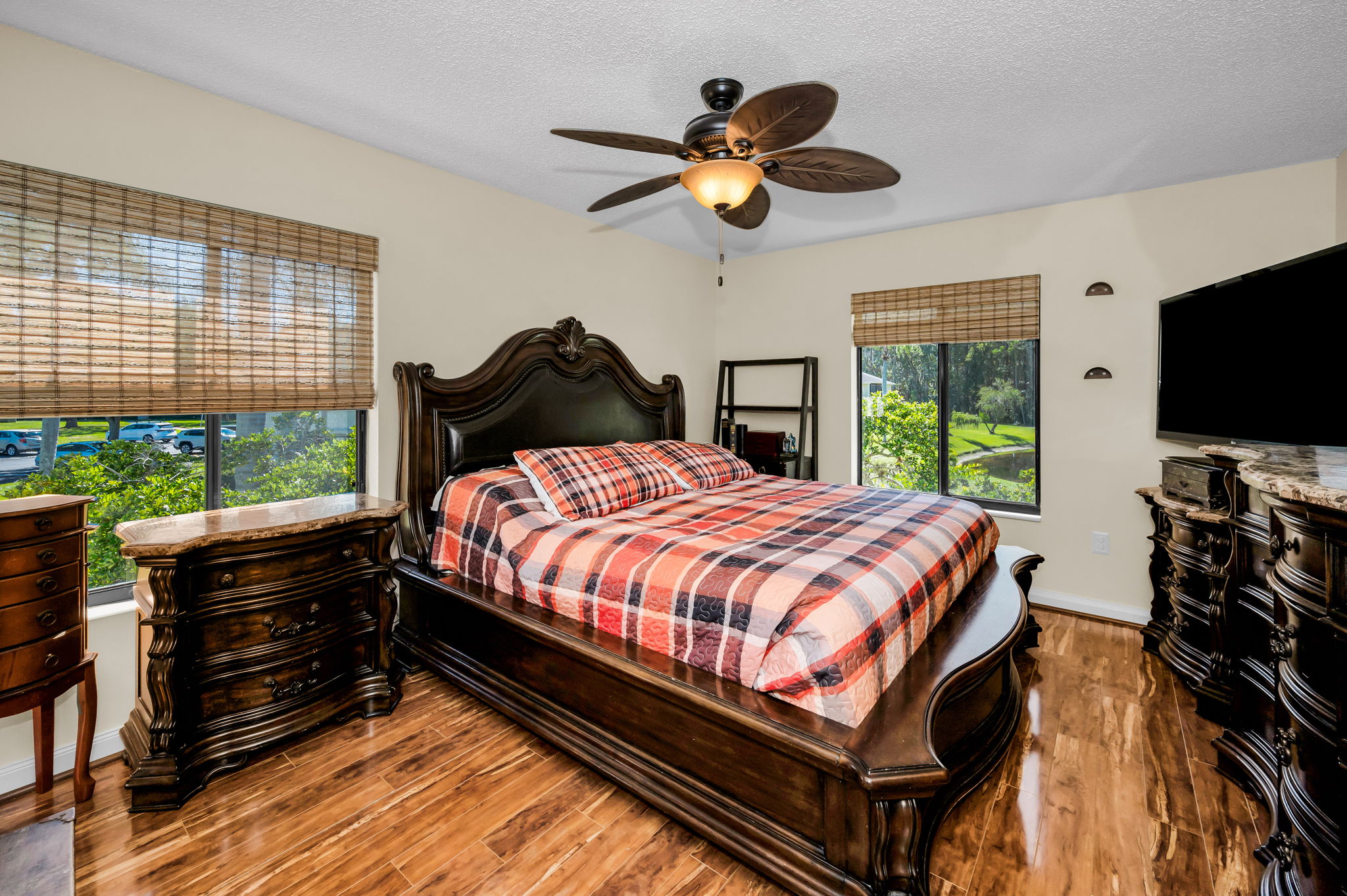 Primary Bedroom1a