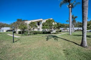 Front Exterior4