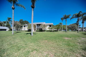 Front Exterior6