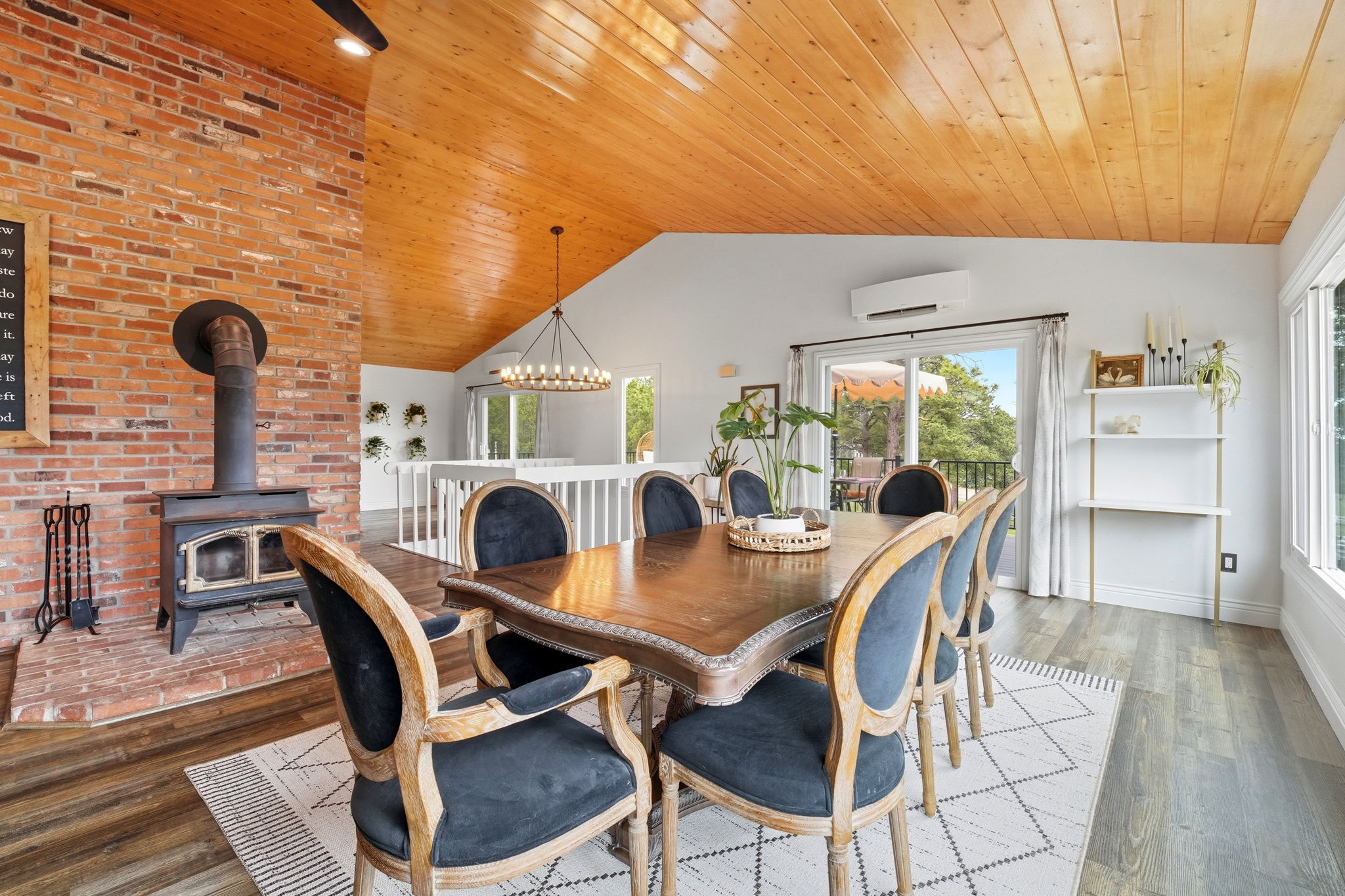 DPB08533