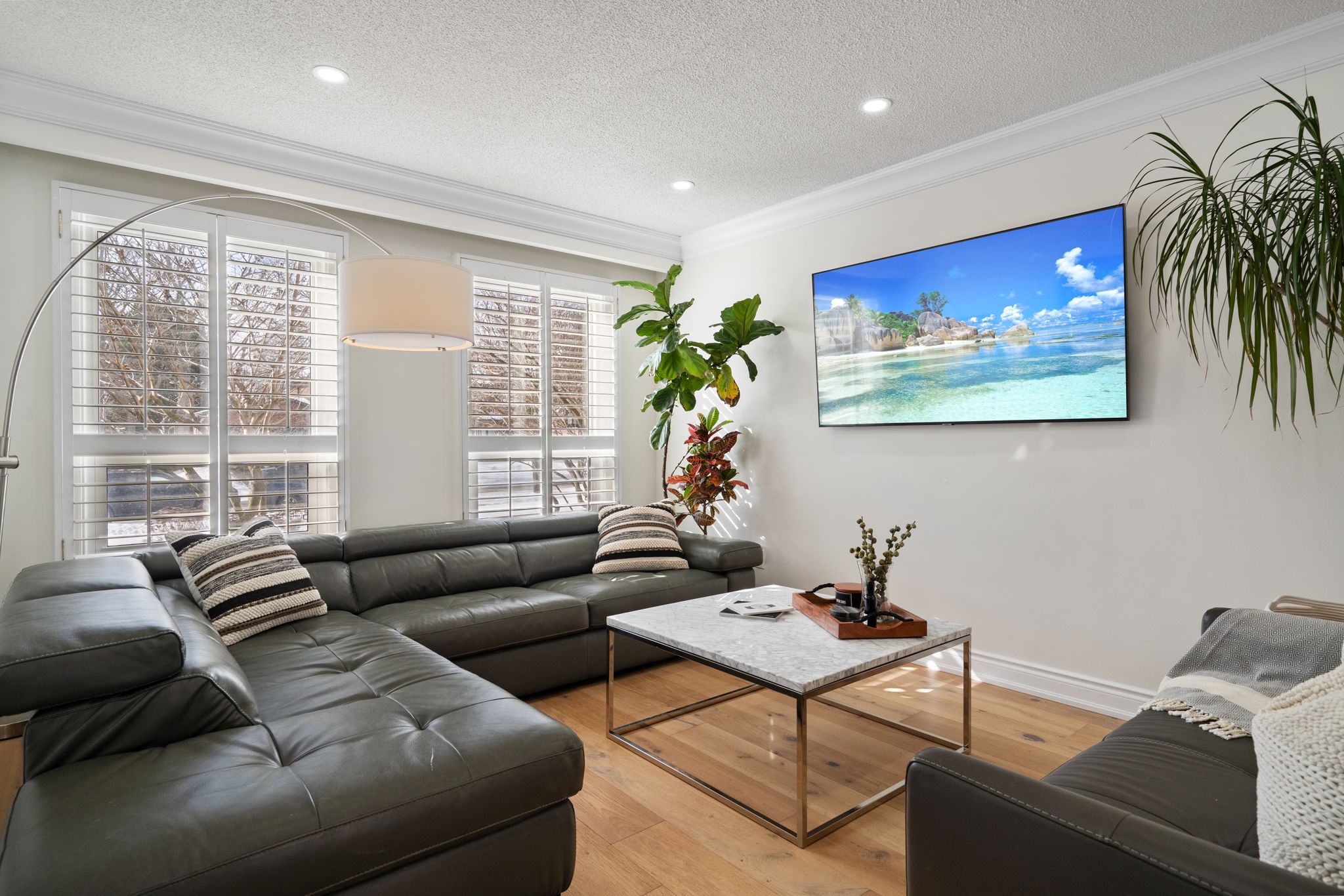 1489 Jasmine Crescent Oakville, ON L6H 3H2