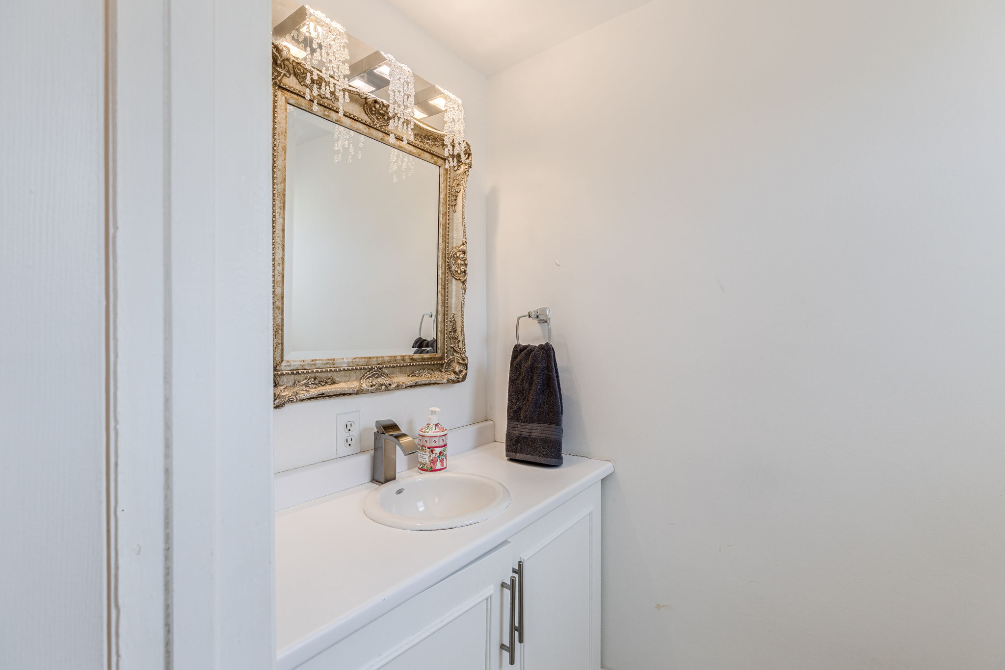 Richmond Hill property showcase — delivered property photograph 25