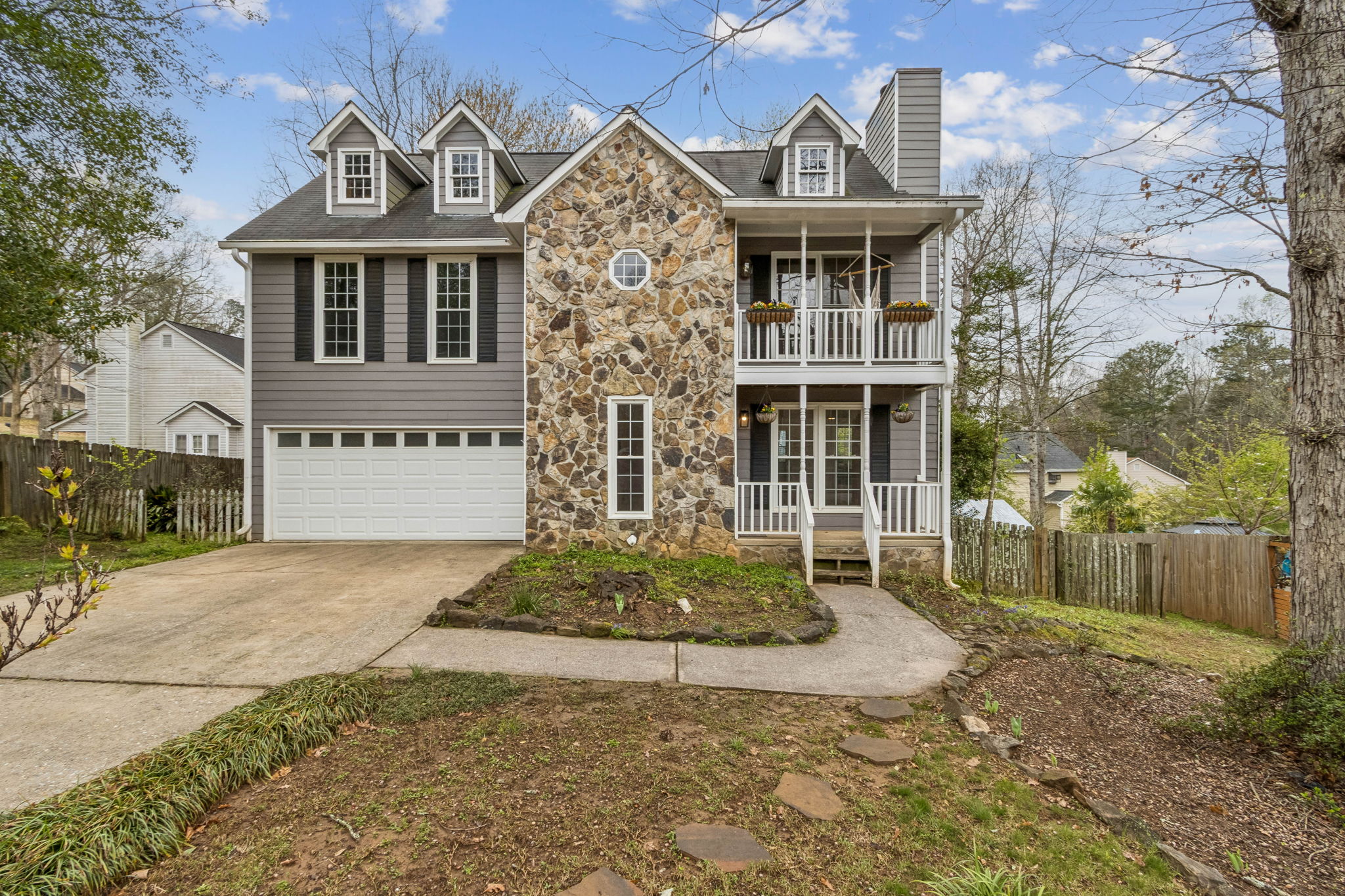 Welcome to 1490 Grayland Hills Dr