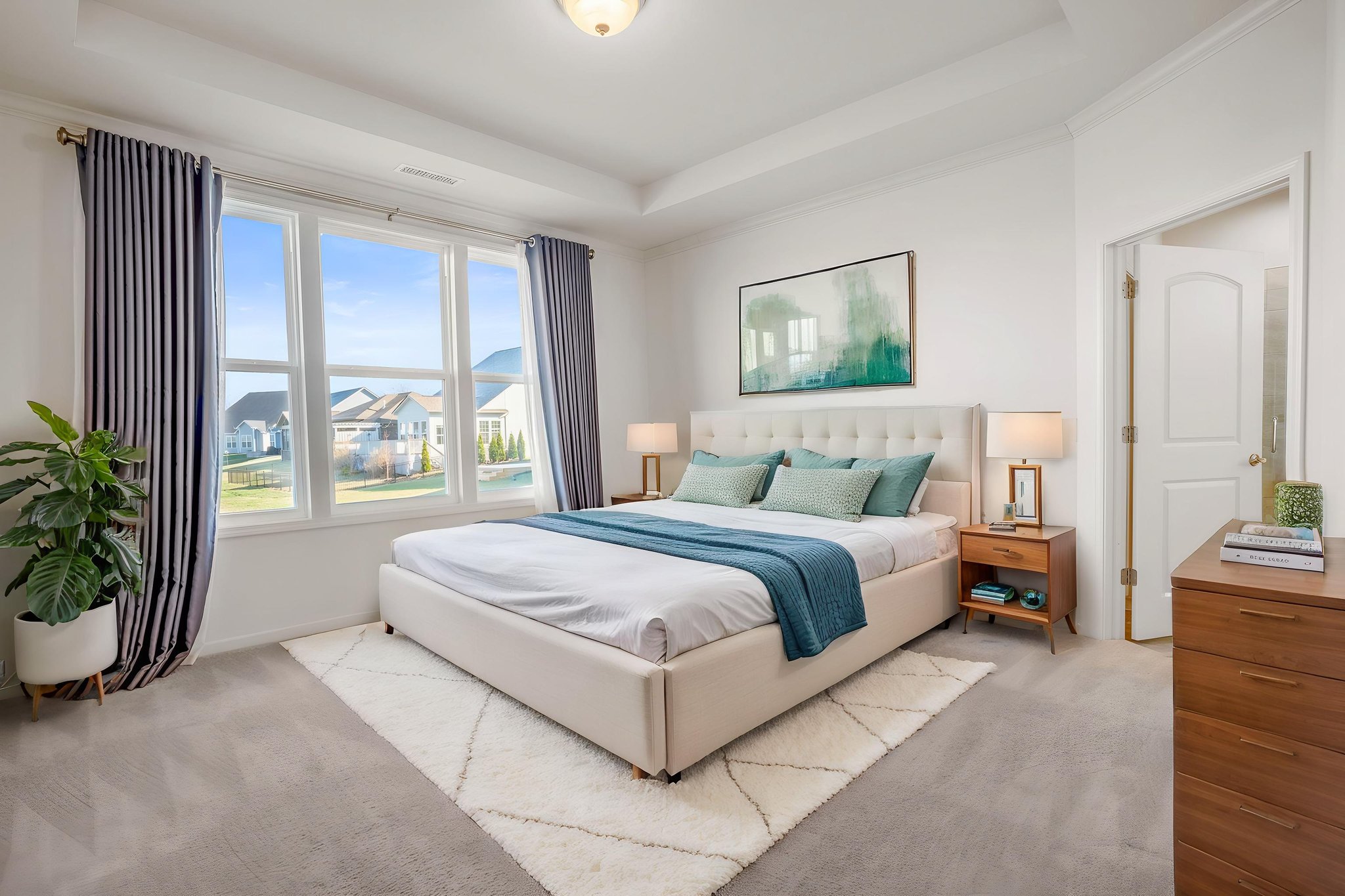 DSC01448-HDR virtually staged.jpeg