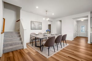 DSC01308-HDR virtually staged.jpeg