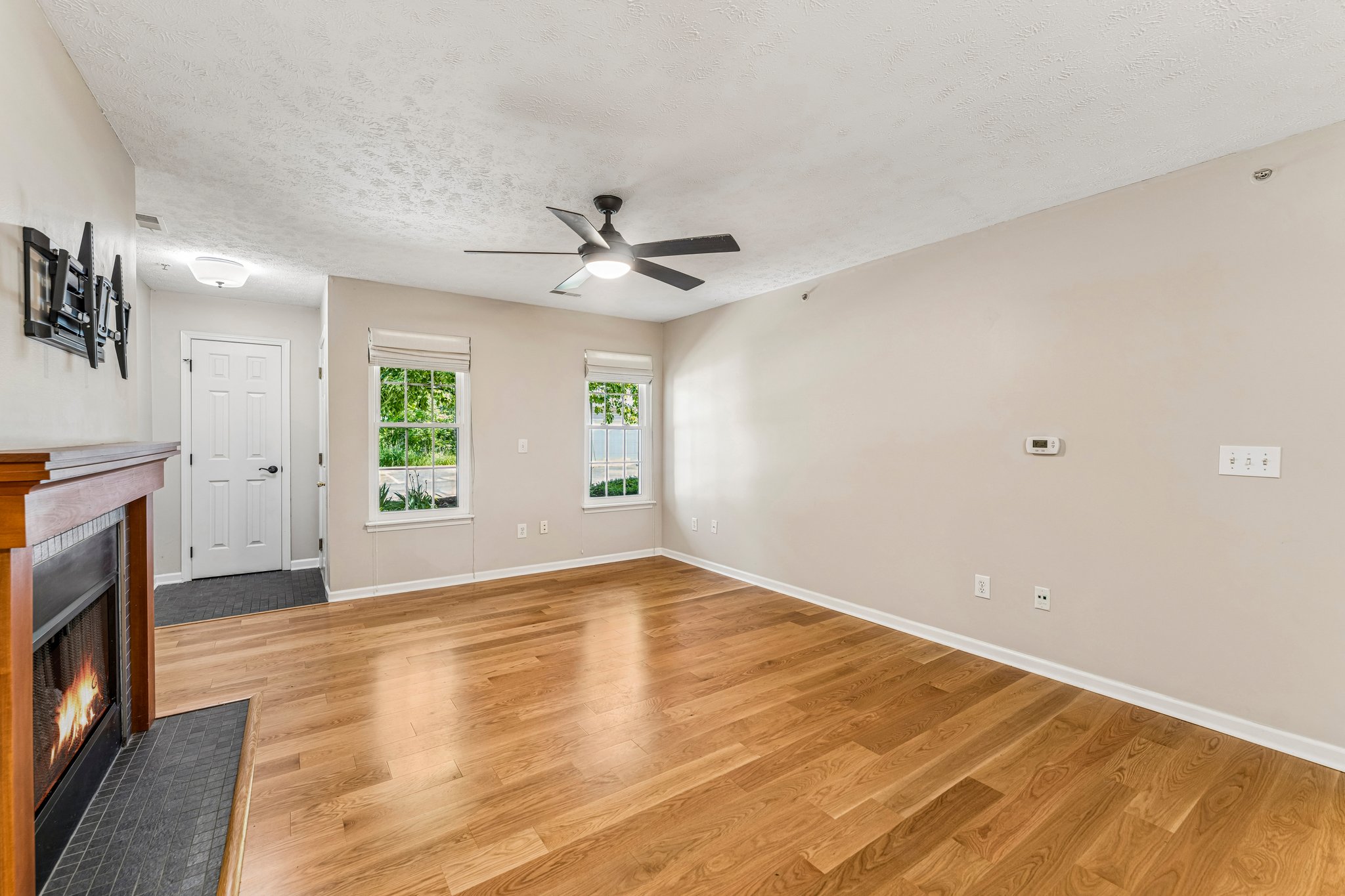 Lenox Dr 506-S0906-004.jpg