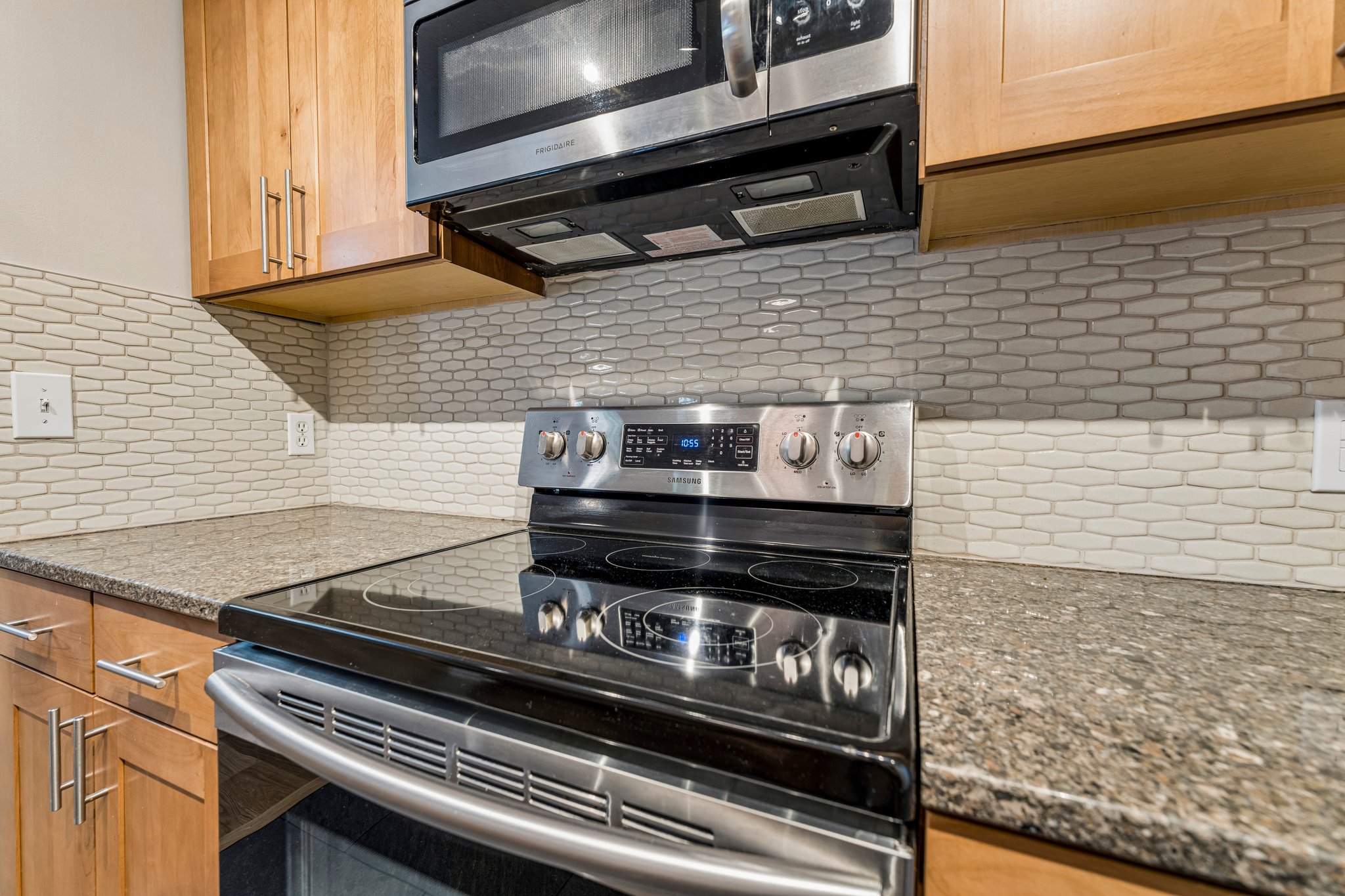 Lenox Dr 506-S0906-015.jpg