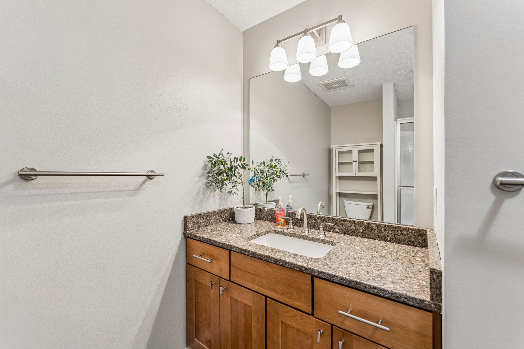 Lenox Dr 506-S0906-018.jpg