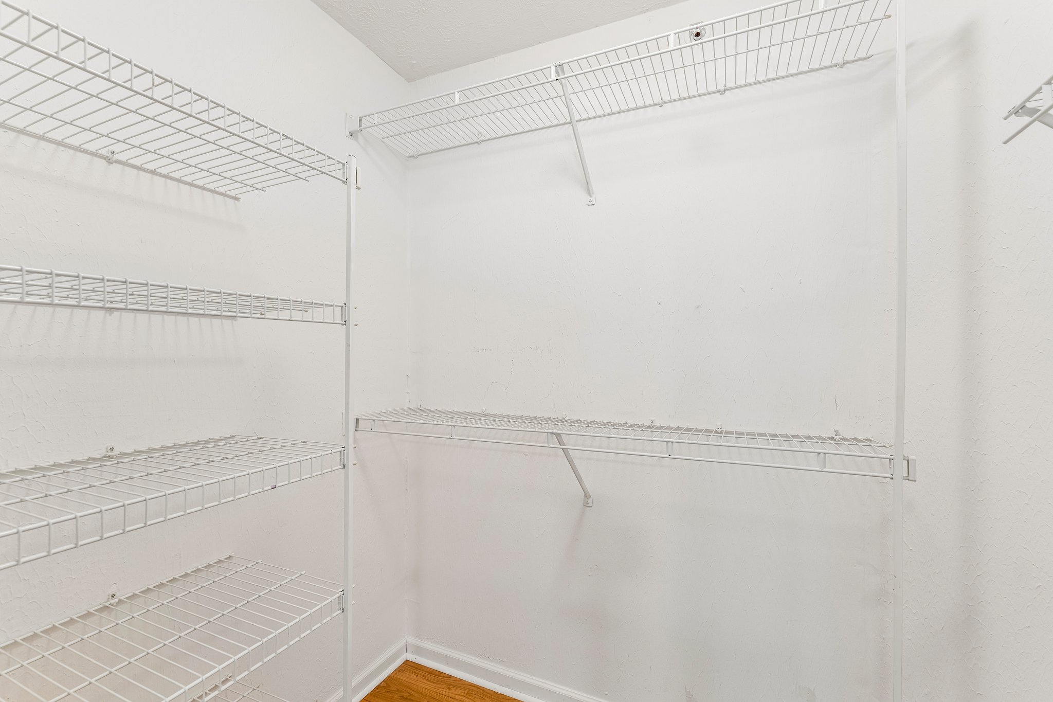 Lenox Dr 506-S0906-029.jpg
