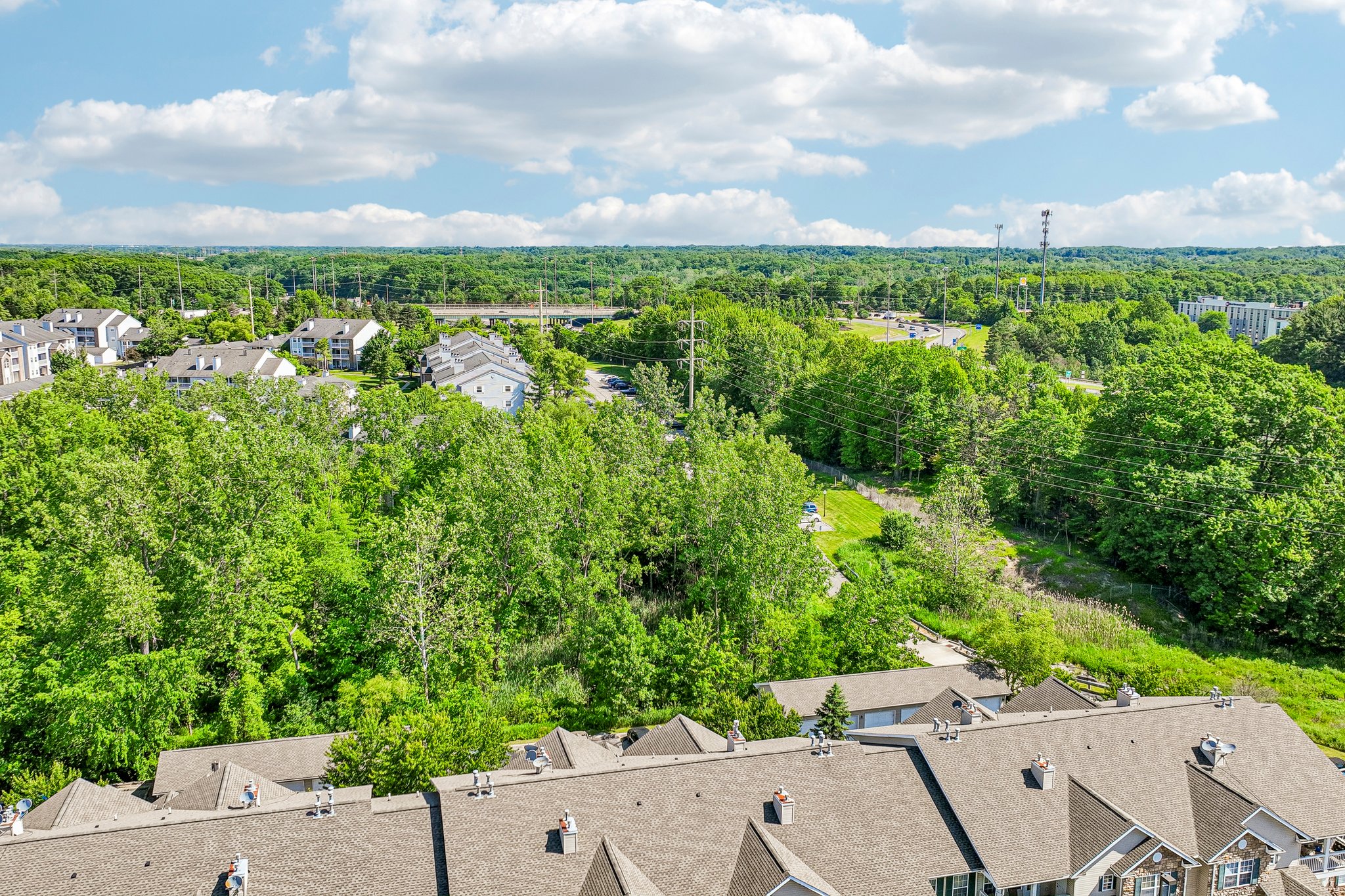 Lenox Dr 506-S0906-047.jpg