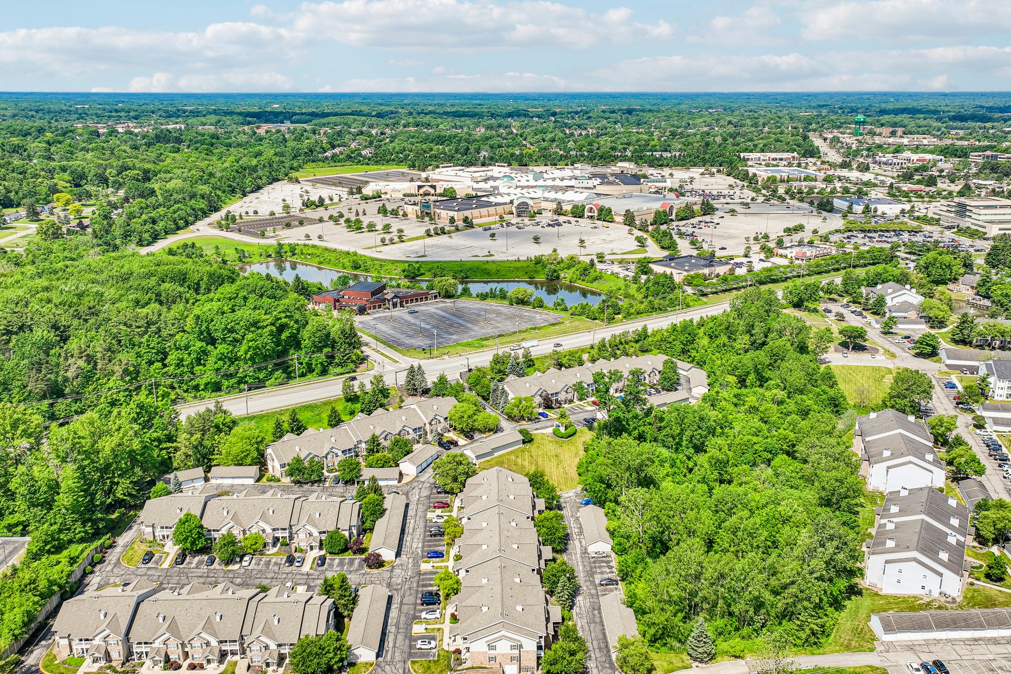 Lenox Dr 506-S0906-048.jpg