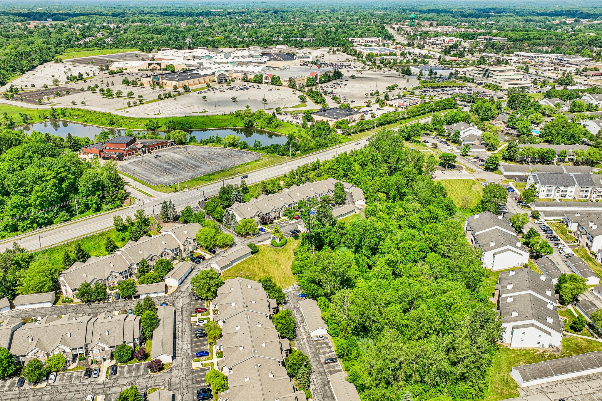 Lenox Dr 506-S0906-049.jpg